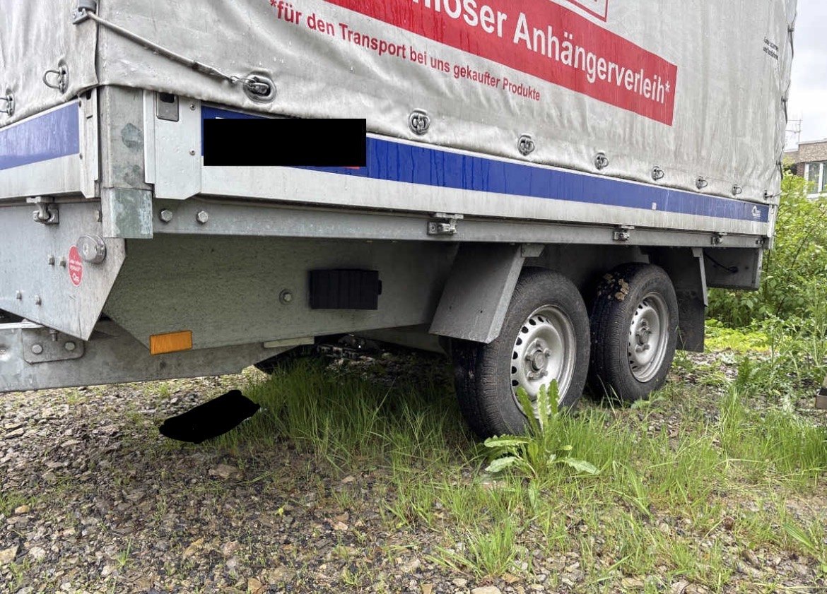 Anhänger Blyss K270 Planenaufbau zGG 2700kg (Gesamtgewicht 300Kg) MwSt. Ausweisbar bei EA Automobile Schwalbach
