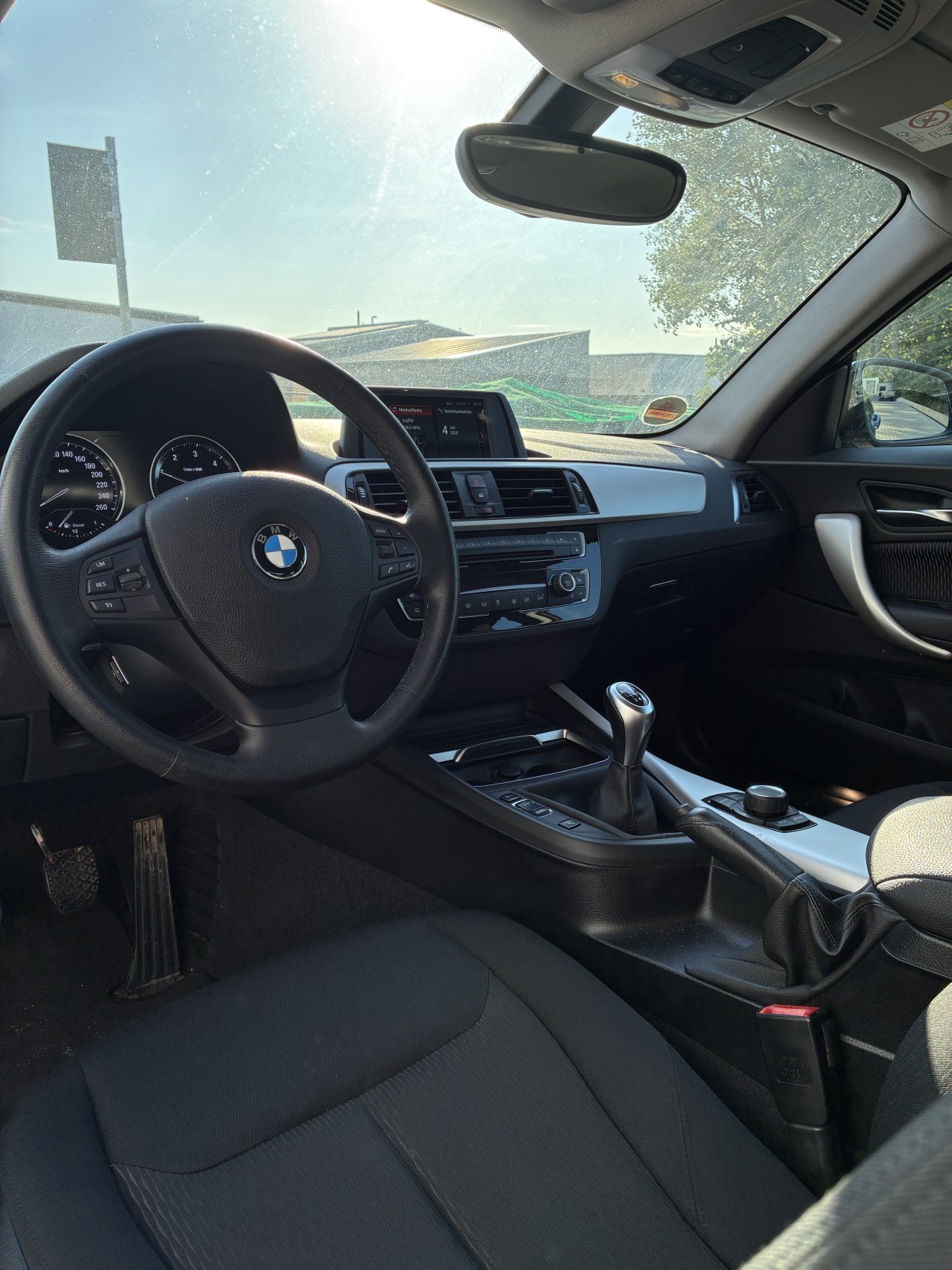 BMW 1er | 1.Hand | Euro 6 | TÜV 09/27 | LED | PDC | Sitzheizung bei EA Automobile Schwalbach