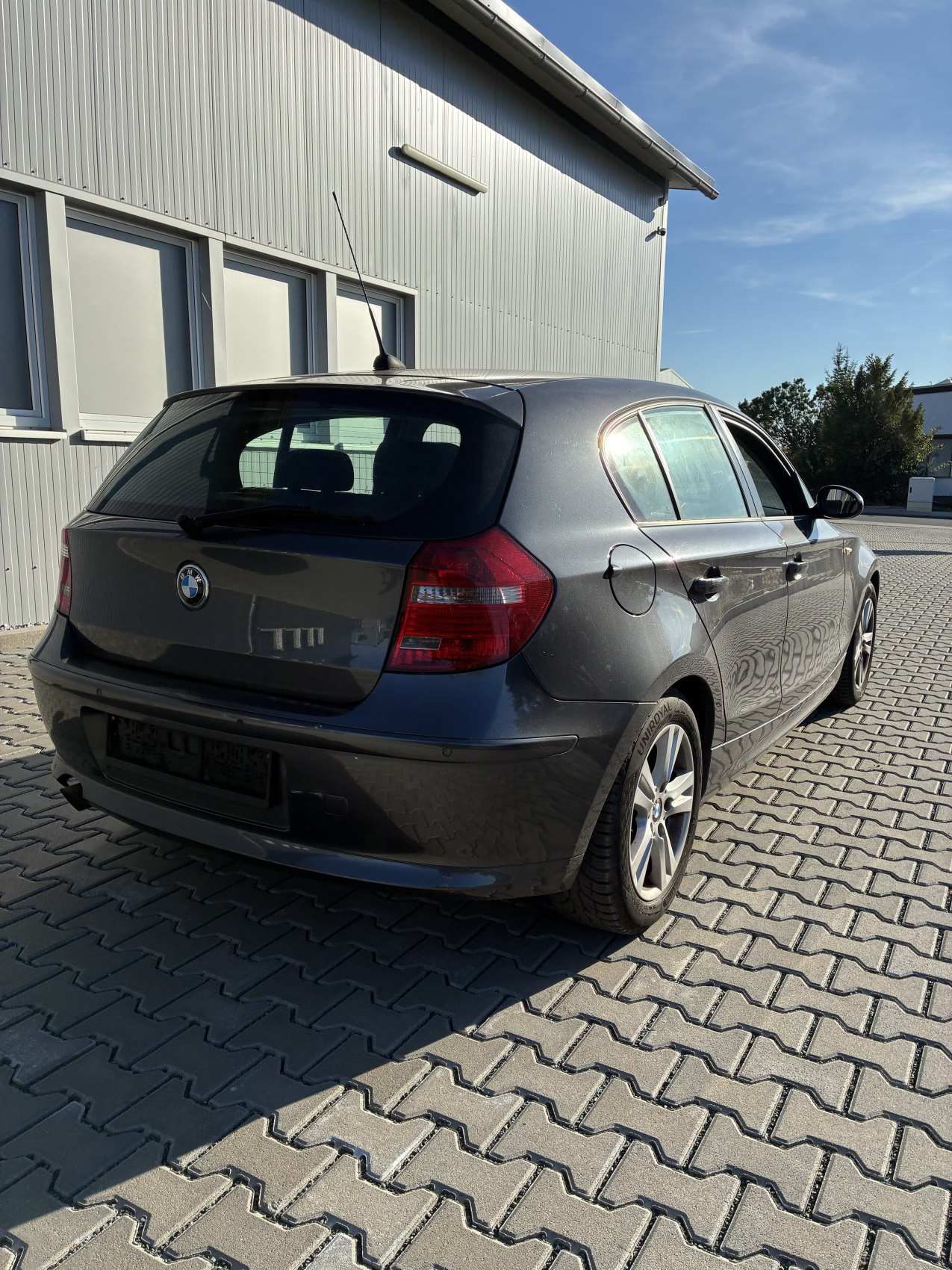BMW 118d | 143 PS | M Packet| Navi | PDC | Klimaautomatik | TÜV bei EA Automobile Schwalbach