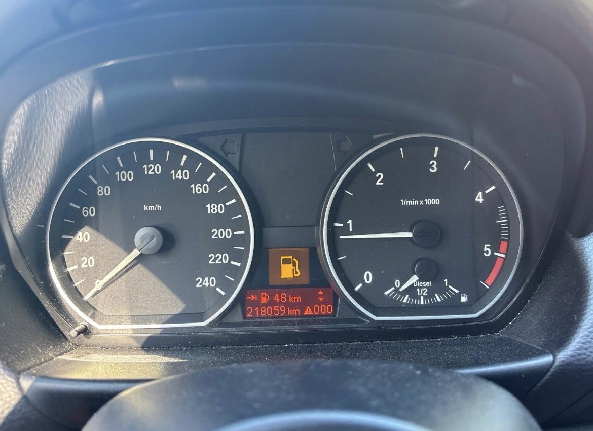 BMW 118d | 143 PS | M Packet| Navi | PDC | Klimaautomatik | TÜV bei EA Automobile Schwalbach