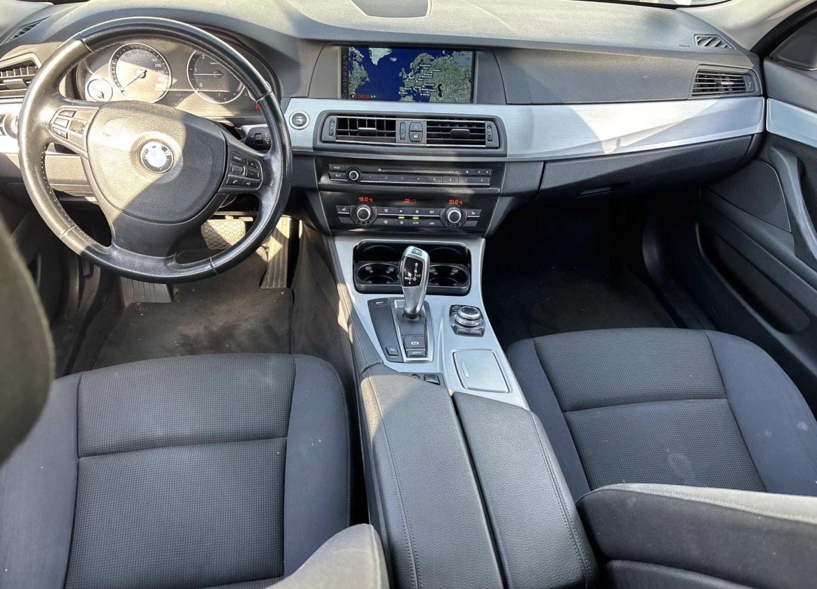 BMW 520d Touring Automatik | Navi | AHK | PDC | TÜV Neu bei EA Automobile Schwalbach
