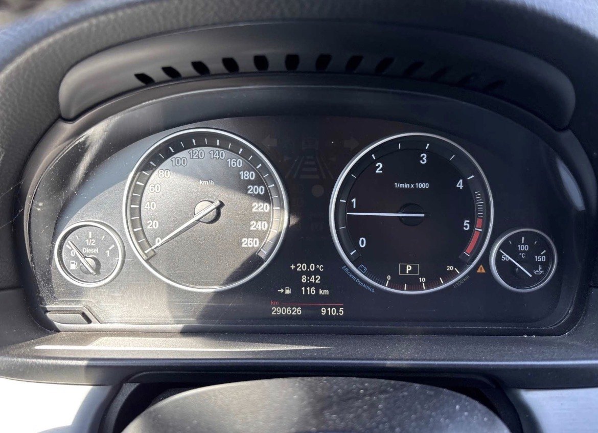 BMW 520d Touring Automatik | Navi | AHK | PDC | TÜV Neu bei EA Automobile Schwalbach