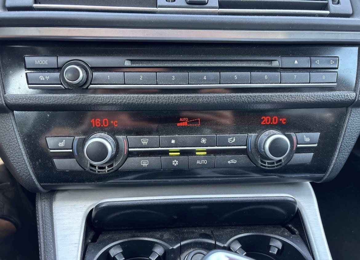 BMW 520d Touring Automatik | Navi | AHK | PDC | TÜV Neu bei EA Automobile Schwalbach