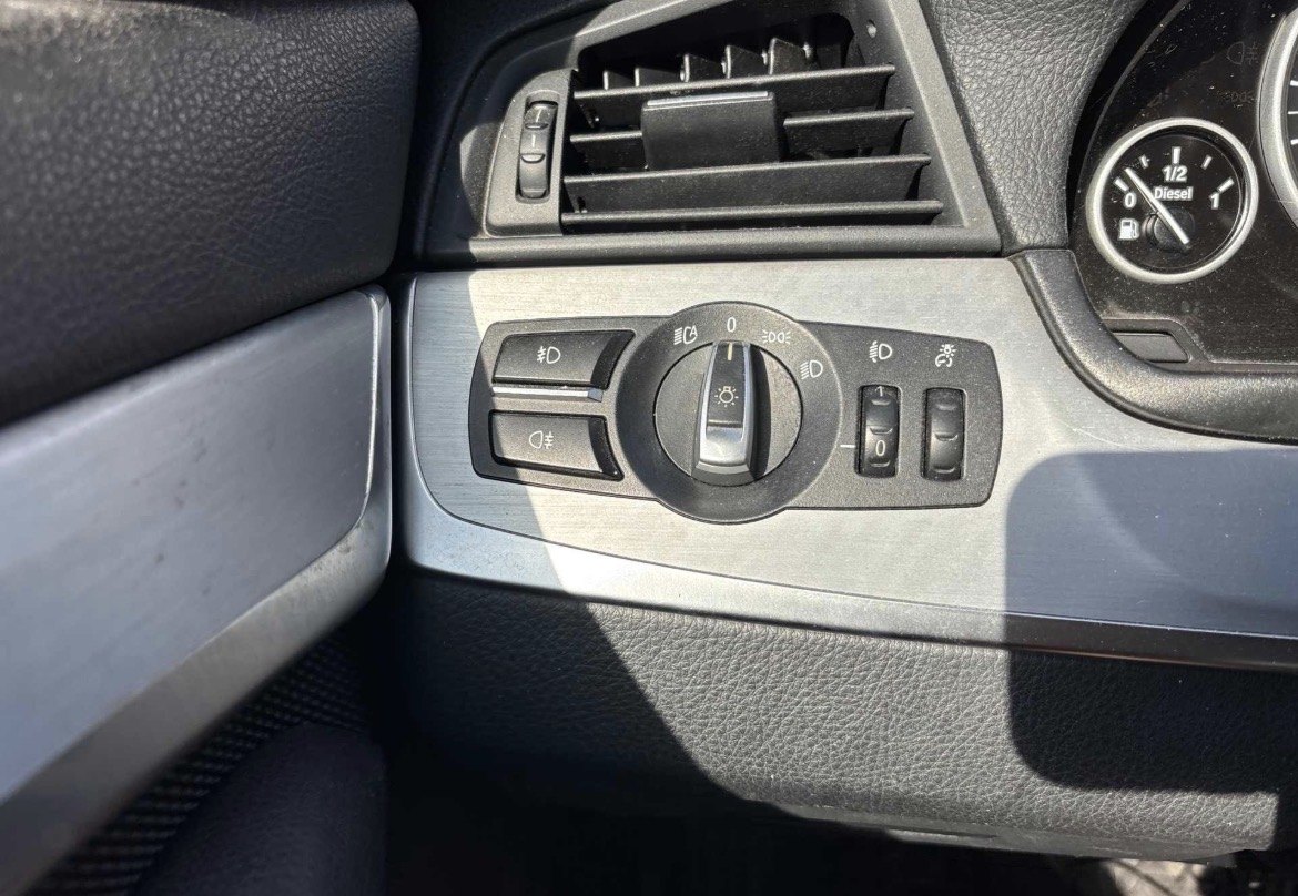 BMW 520d Touring Automatik | Navi | AHK | PDC | TÜV Neu bei EA Automobile Schwalbach