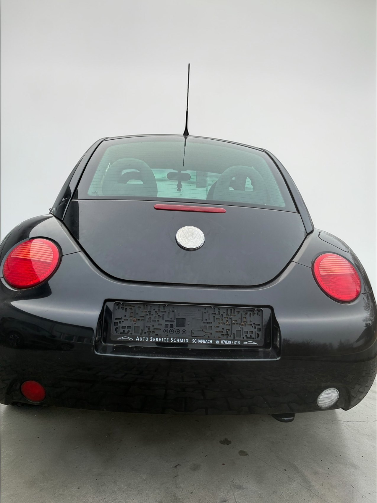 Volkswagen Beetle 1.6 | TÜV bis 02/2027 bei EA Automobile Schwalbach