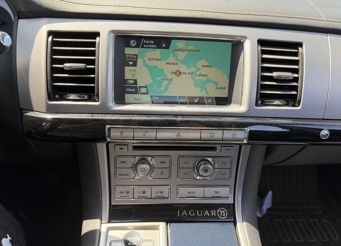 Jaguar XF 3.0 V6 Diesel Grace | Vollausstattung | TÜV 12/27 bei EA Automobile Schwalbach